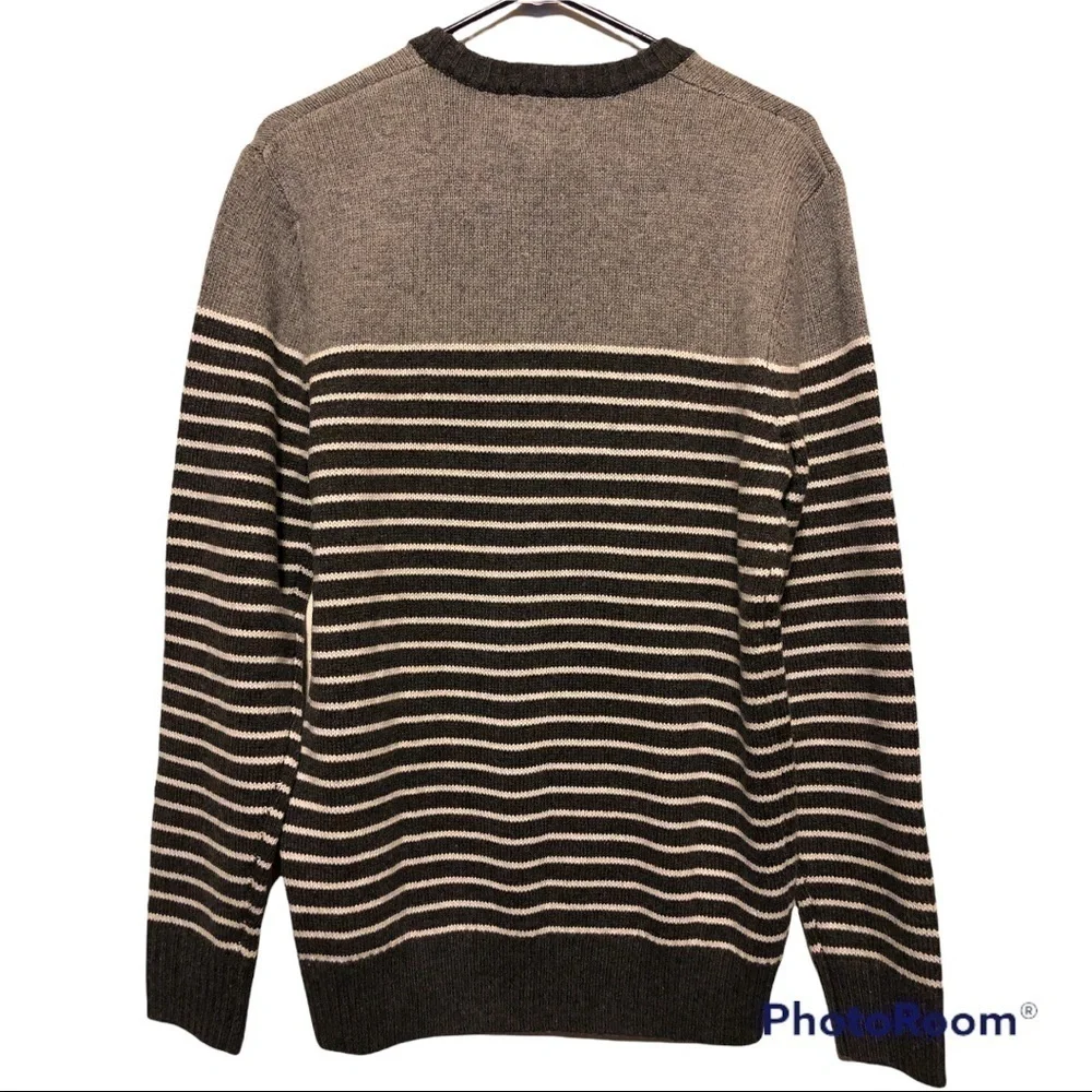 Old Navy sweater size M